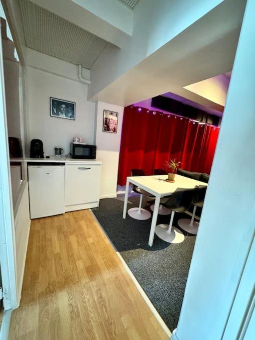 Experience Cinema Immersif Dans Appartement Renove Pres De Montmartre Париж Екстериор снимка